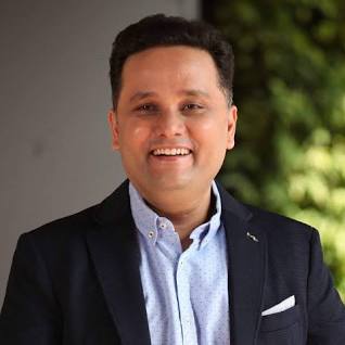 Amish Tripathi’s Literary Triumphs and Diplomatic Success: A Journey of Cultural Bridge-Building-thumnail