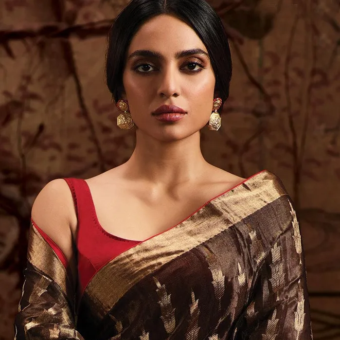 Sobhita Dhulipala: India’s Rising Star and Beauty Queen Turned Actress-thumnail