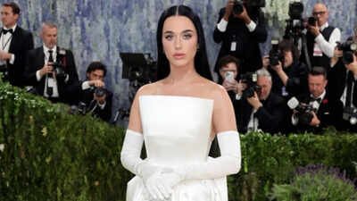 Katy Perry hilariously mourns ex Josh Groban’s engagement to Natalie McQueen with ‘The One That Got Away’ song | English Movie News