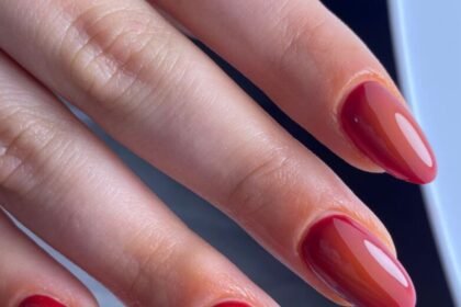 Long nails, no problem: How to use your phone with ease |
