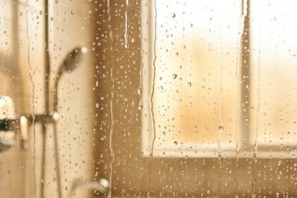 How hotels make glass shower screens shine crystal clear every time