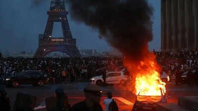 Riots, vandalism, death & 780 arrests: PSG’s Champions League win celebrations turn violent across France