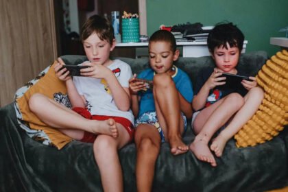 Too much screen time? Here are 8 things parents can do to set healthy boundaries for kids