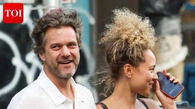 Olivia Burgess: Joshua Jackson and Olivia Burgess Spark Romance Rumours During NYC Stroll |