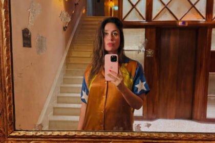 Kareena Kapoor Khan’s Venice selfies are going viral, but her vacation shirt is what everyone’s talking about |