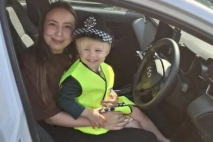A mother taught her 3-year-old to dial the police helpline in a fun game; it turned out to save her life when she actually collapsed