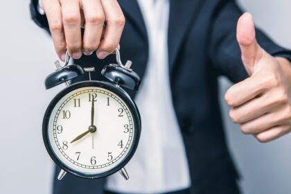 Psychology Of Punctuality: Psychology says people who arrive very early at work may have this habit: It’s not always about being hardworking