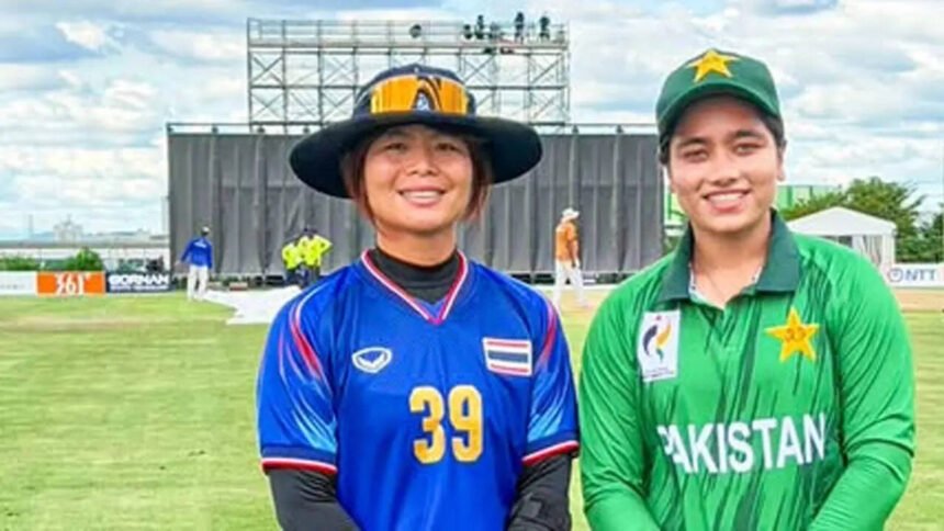 Pakistan survive scare, beat Thailand by 3 wickets to enter semis